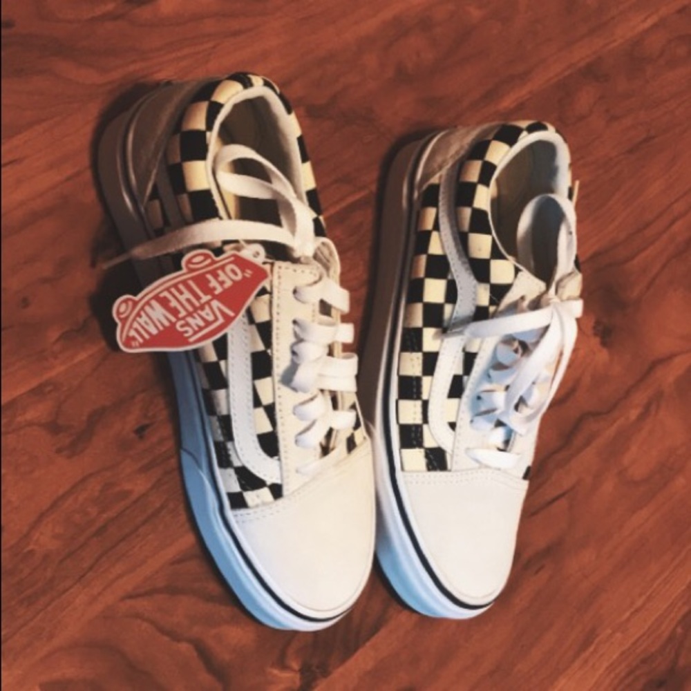 BRAND NEW white/cream checkerboard old skool vans
